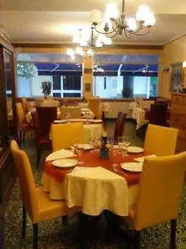 Creus 2* Rosas